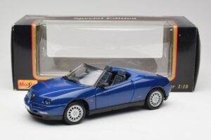 Alfa Romeo Spider 916 Periwinkle Sininen Maisto 1:18 50308 Metalli — kuva 7 / 7