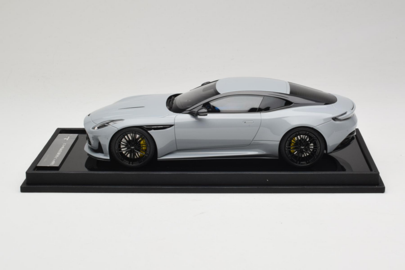 Aston Martin DB12 Nardo Gray MotorHelix 1:18 MH027NG Hartsi