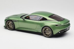 Aston Martin DB12 Vihreä GT Spirit 1:18 GT466 Hartsi — kuva 4 / 5
