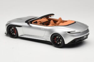 Aston Martin DB12 Volante Hopea GT Spirit 1:18 GT945 Hartsi — kuva 5 / 6
