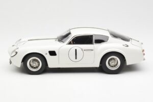 Aston Martin DB4 GT Zagato #1 24 Hours of Le Mans 1961 CMC 1:18 M-139 Metalli — kuva 3 / 6