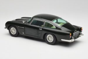 Aston Martin DB5 California Salviavihreä Chrono 1:18 H1001 Metalli — kuva 7 / 8