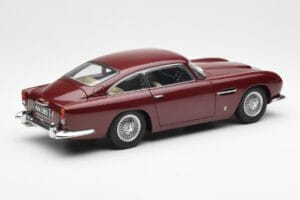 Aston Martin DB5 Dubonnet Punainen AUTOart 1:18 70213 Metalli — kuva 3 / 8