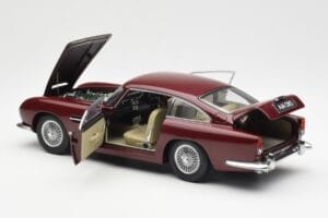Aston Martin DB5 Dubonnet Punainen AUTOart 1:18 70213 Metalli — kuva 5 / 8