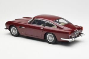 Aston Martin DB5 Dubonnet Punainen AUTOart 1:18 70213 Metalli — kuva 7 / 8