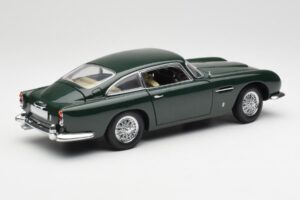 Aston Martin DB5 RHD Vihreä AUTOart 1:18 70024 Metalli — kuva 3 / 8