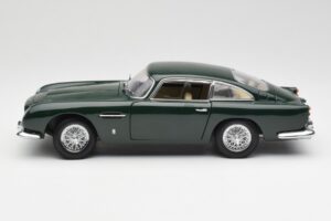 Aston Martin DB5 RHD Vihreä AUTOart 1:18 70024 Metalli — kuva 4 / 8