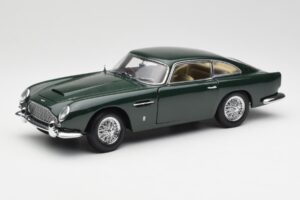 Aston Martin DB5 RHD Vihreä AUTOart 1:18 70024 Metalli