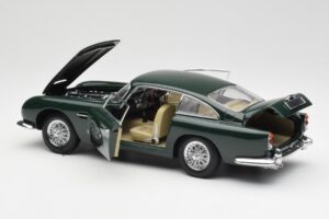 Aston Martin DB5 RHD Vihreä AUTOart 1:18 70024 Metalli — kuva 5 / 8