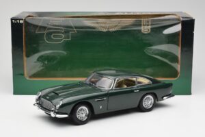 Aston Martin DB5 RHD Vihreä AUTOart 1:18 70024 Metalli — kuva 8 / 8