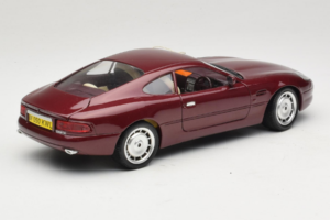 Aston Martin DB7 Punainen Guiloy 1:18 67550 Metalli — kuva 3 / 8