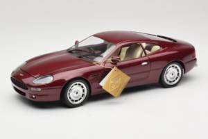 Aston Martin DB7 Punainen Guiloy 1:18 67550 Metalli