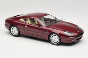 Aston Martin DB7 Punainen Guiloy 1:18 67550 Metalli — kuva 6 / 8