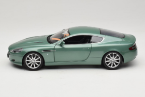 Aston Martin DB9 Vihreä Minichamps 1:18 150137322 Metalli — kuva 4 / 8