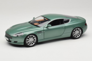 Aston Martin DB9 Vihreä Minichamps 1:18 150137322 Metalli