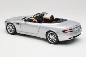 Aston Martin DB9 Volante Hopea Minichamps 1:18 150137334 Metalli — kuva 7 / 8