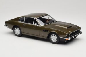 Aston Martin DBS Olive Vihreä CMR 1:18 CMR003 Metalli — kuva 4 / 6