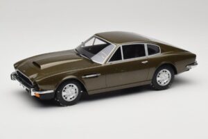 Aston Martin DBS Olive Vihreä CMR 1:18 CMR003 Metalli