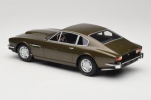 Aston Martin DBS Olive Vihreä CMR 1:18 CMR003 Metalli — kuva 5 / 6