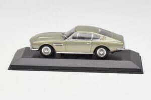 Aston Martin DBS Hopeavihreä Metallic Minichamps 1:43 400137600 Metalli