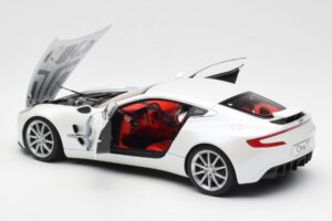 Aston Martin One-77 Morning Frost Valkoinen AUTOart 1:18 70244 Metalli — kuva 5 / 8
