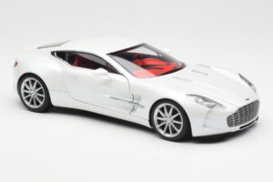 Aston Martin One-77 Morning Frost Valkoinen AUTOart 1:18 70244 Metalli — kuva 6 / 8