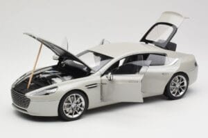 Aston Martin Rapide S Silver Fox AUTOart 1:18 70258 Metalli — kuva 2 / 8