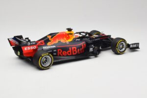 Aston Martin Red Bull Racing RB15 #33 M. Verstappen Winner Brazil GP 2019 Minichamps 1:18 110191933 Metalli — kuva 2 / 6