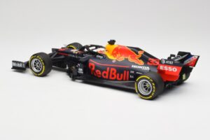 Aston Martin Red Bull Racing RB15 #33 M. Verstappen Winner Brazil GP 2019 Minichamps 1:18 110191933 Metalli — kuva 5 / 6