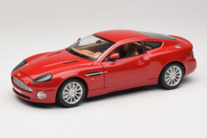 Aston Martin V12 Vanquish Punainen Bburago 1:18 33334063 Metalli