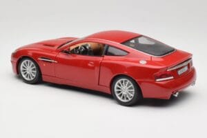 Aston Martin V12 Vanquish Punainen Bburago 1:18 34063 Metalli — kuva 7 / 8