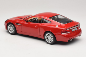 Aston Martin V12 Vanquish Punainen Bburago 1:18 33334063 Metalli — kuva 7 / 8