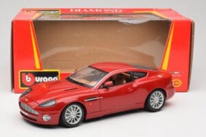 Aston Martin V12 Vanquish Punainen Bburago 1:18 34063 Metalli — kuva 8 / 8