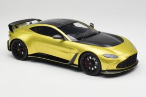 Aston Martin V12 Vantage Final Edition Cosmopolitan Yellow TopSpeed 1:18 TS0453 Metalli — kuva 4 / 6