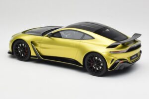 Aston Martin V12 Vantage Final Edition Cosmopolitan Yellow TopSpeed 1:18 TS0453 Metalli — kuva 5 / 6