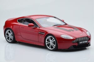 Aston Martin V12 Vantage Punainen AUTOart 1:18 70208 Metalli — kuva 6 / 8