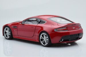 Aston Martin V12 Vantage Punainen AUTOart 1:18 70208 Metalli — kuva 7 / 8