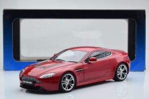 Aston Martin V12 Vantage Punainen AUTOart 1:18 70208 Metalli — kuva 8 / 8