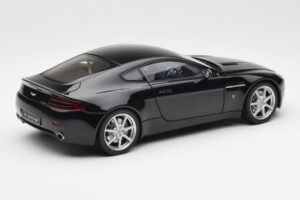 Aston Martin V8 Vantage Onyx Musta AUTOart 1:18 70202 Metalli — kuva 3 / 8