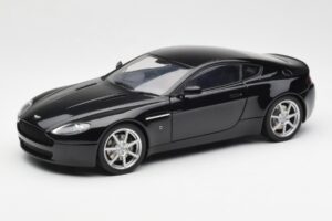 Aston Martin V8 Vantage Onyx Musta AUTOart 1:18 70202 Metalli