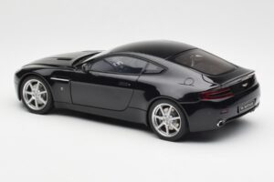 Aston Martin V8 Vantage Onyx Musta AUTOart 1:18 70202 Metalli — kuva 7 / 8