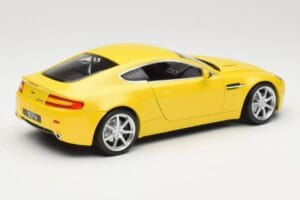 Aston Martin V8 Vantage Keltainen Hot Wheels 1:18 G7159 Metalli — kuva 3 / 8