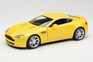 Aston Martin V8 Vantage Keltainen Hot Wheels 1:18 G7159 Metalli