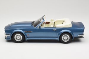 Aston Martin V8 Volante Sininen GT Spirit 1:18 GT128 Hartsi — kuva 3 / 6