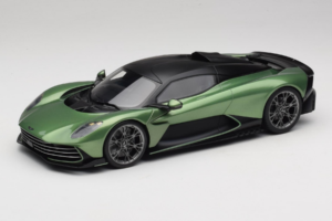 Aston Martin Valhalla Iridescent Emerald Green GT Spirit 1:18 GT558 Hartsi