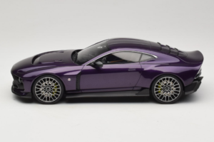 Aston Martin Valour Tummansininen GT Spirit 1:18 GT944 Hartsi — kuva 3 / 6