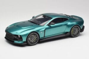 Aston Martin Valour Racing Green GT Spirit 1:18 GT480 Hartsi