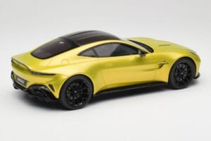 Aston Martin Vantage Cosmopolitan Yellow GT Spirit 1:18 GT514 Hartsi — kuva 2 / 6