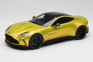 Aston Martin Vantage Cosmopolitan Yellow GT Spirit 1:18 GT514 Hartsi