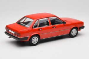 Audi 80 B2 GLS Punainen MCG 1:18 MCG18526 Metalli — kuva 2 / 6